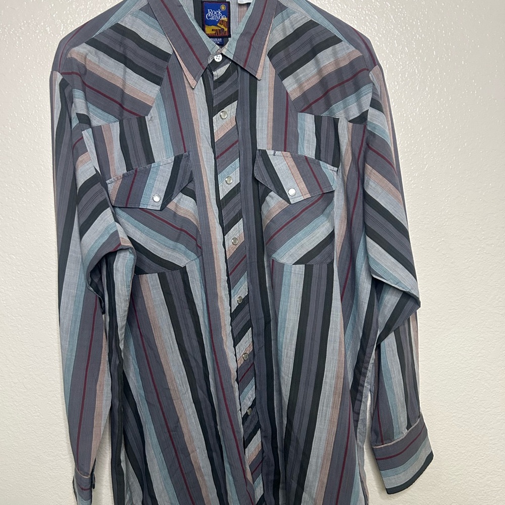 Vintage Weastern Rock Canyon with pearl snaps 17x34